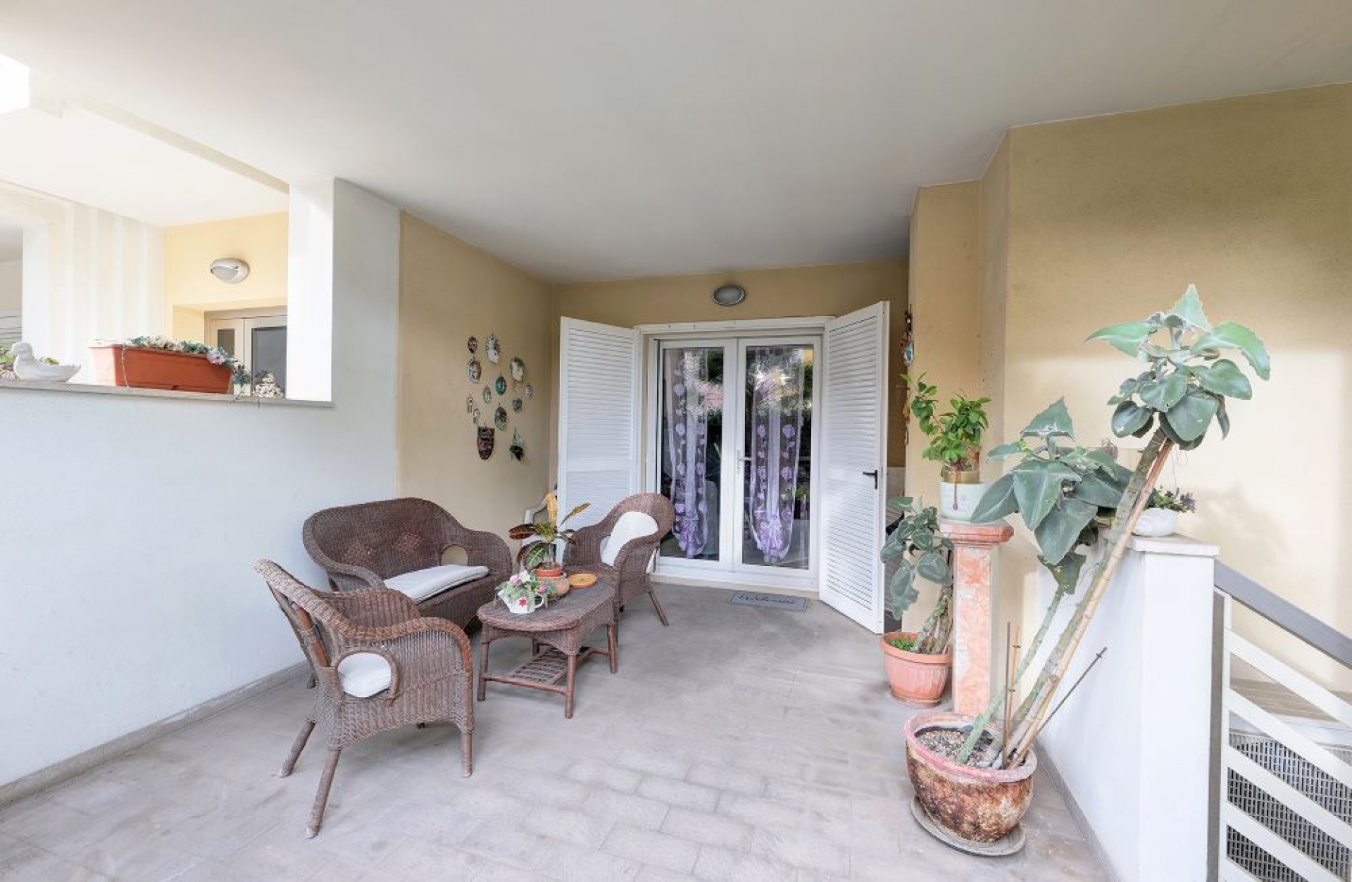Appartamento indipendente con giardino e garage RIF1401