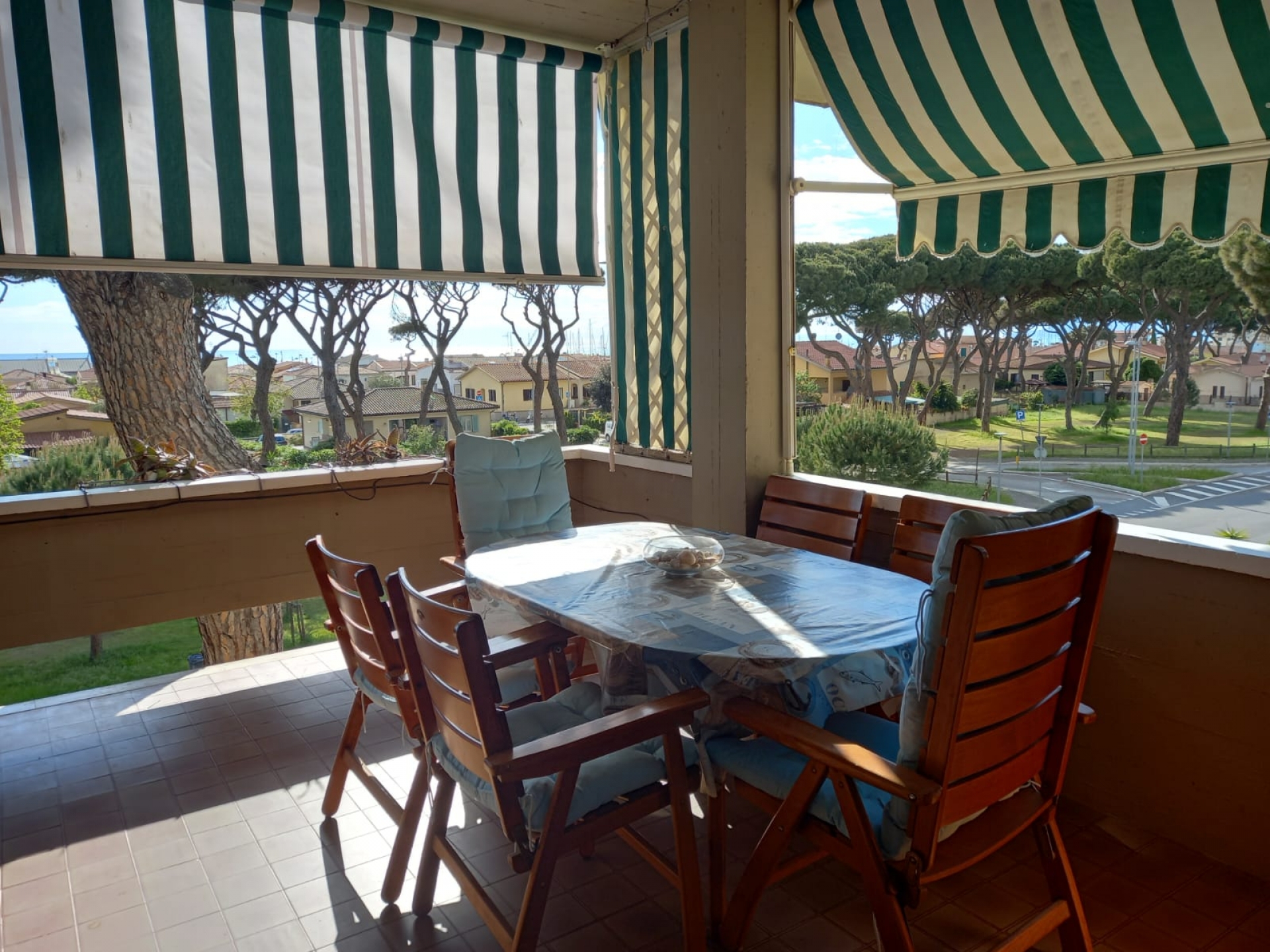 TRILOCALE ZONA TOMBOLO CON POSTO AUTO RIF. T23